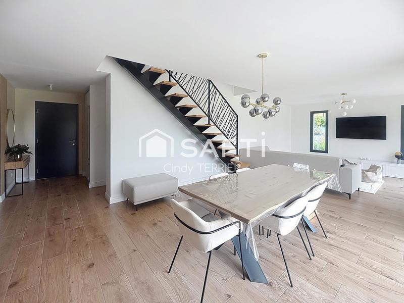 Maison - 148 m² - 6 pièces