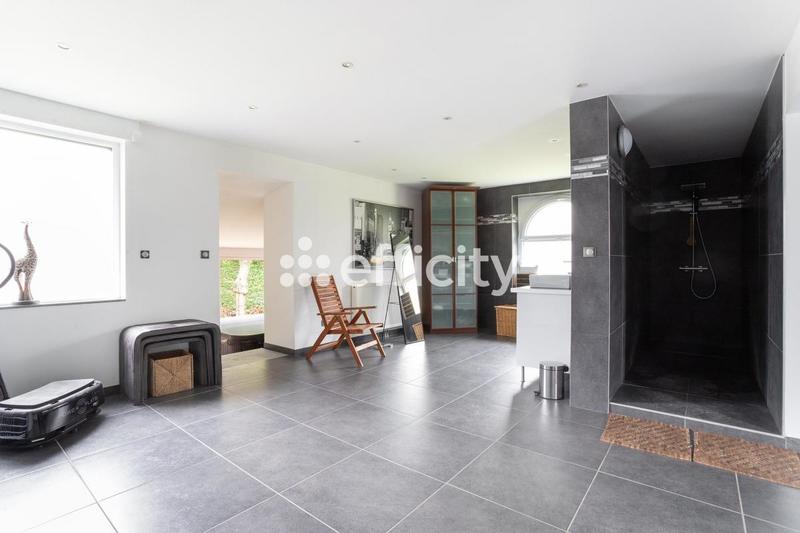 Maison - 298 m² - 7 pièces