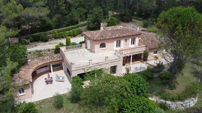 Villa - 230 m² - 6 pièces
