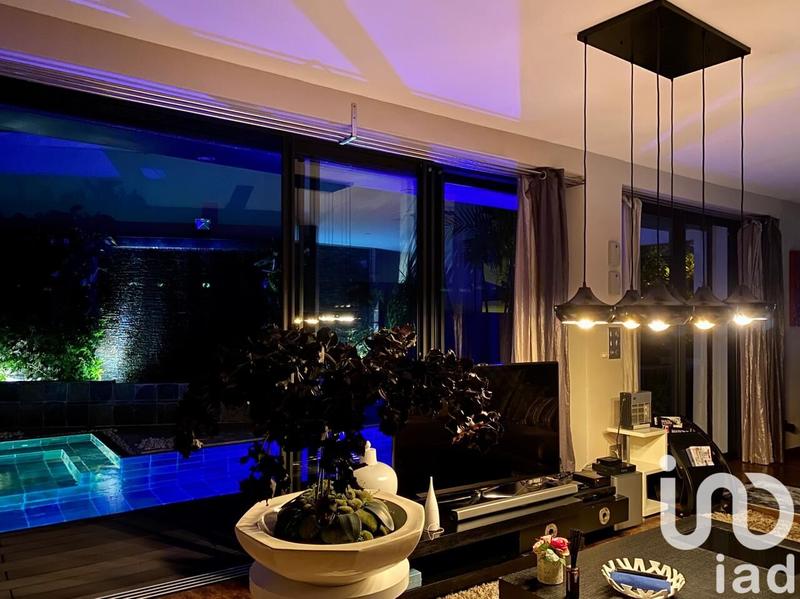 Maison - 308 m² - 9 pièces