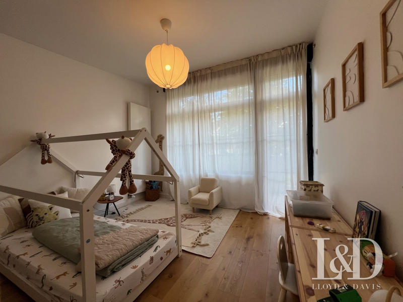 Maison - 400 m² - 12 pièces