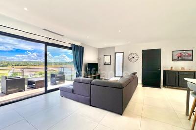 Maison - 97 m² - 4 pièces