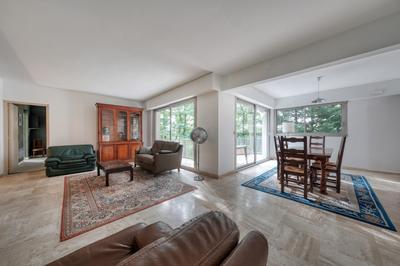 Maison - 186 m² - 8 pièces