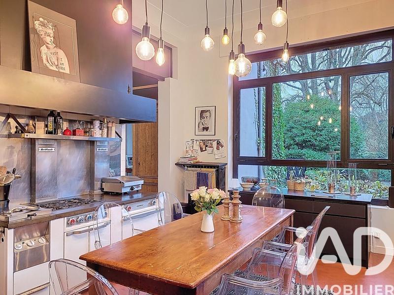 Maison - 415 m² - 13 pièces