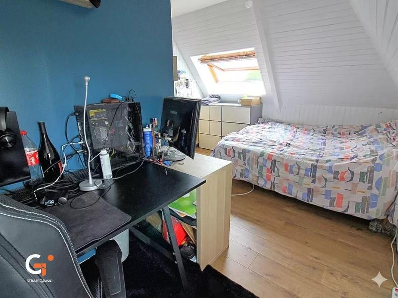 Maison - 240 m² - 9 pièces