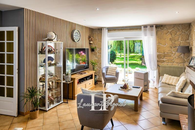 Maison - 177 m² - 9 pièces