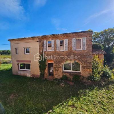 Maison jumelée - 300 m² - 9 pièces