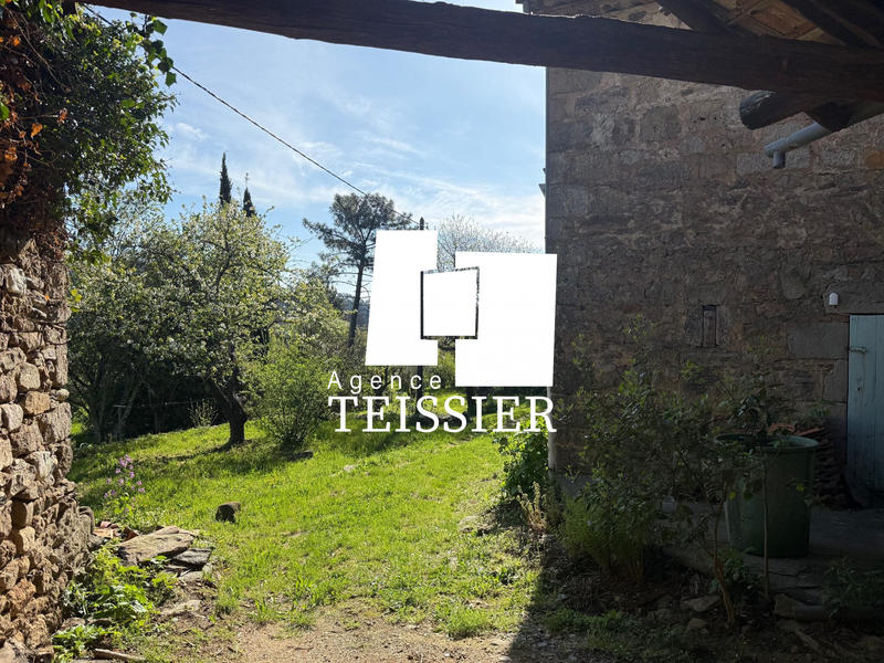 Maison - 216 m² - 12 pièces