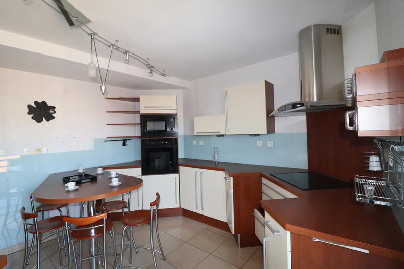 Appartement - 185 m² - 5 pièces