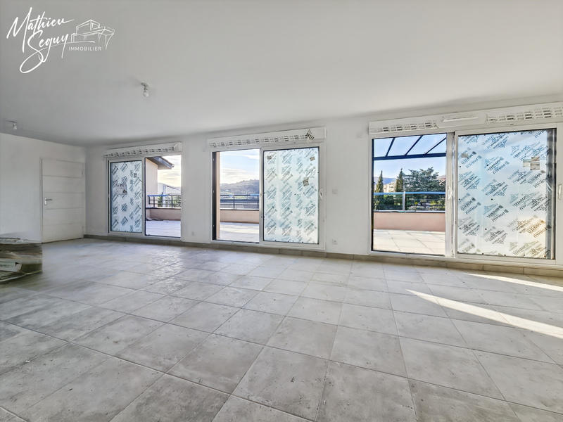 Appartement - 110 m² - 5 pièces