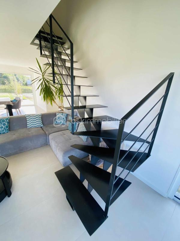 Maison traditionnelle - 137 m² - 5 pièces