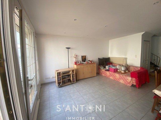 Maison - 95 m² - 5 pièces