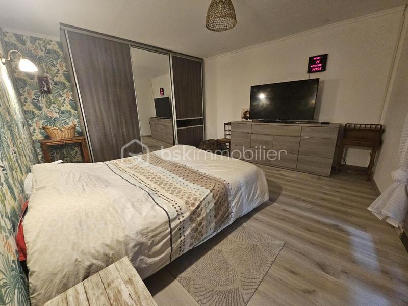 Propriété - 326 m² - 9 pièces