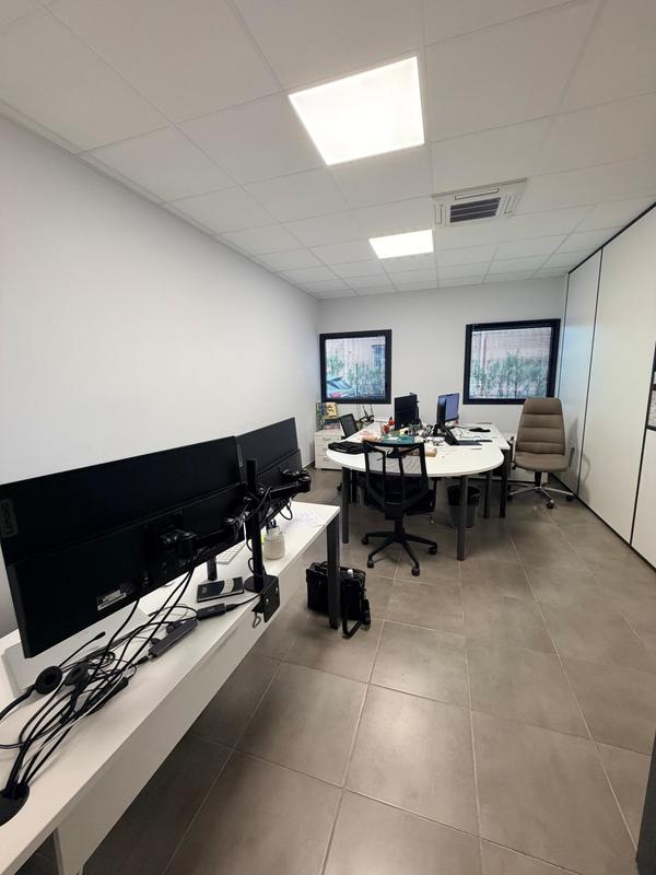 Bureau - 184 m²