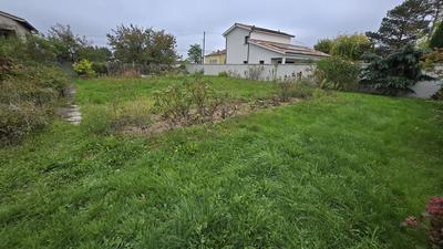 Terrain constructible - 657 m²