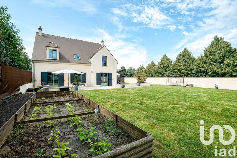 Maison - 180 m² - 8 pièces