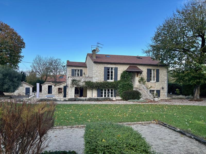 Maison ancienne - 200 m² - 9 pièces