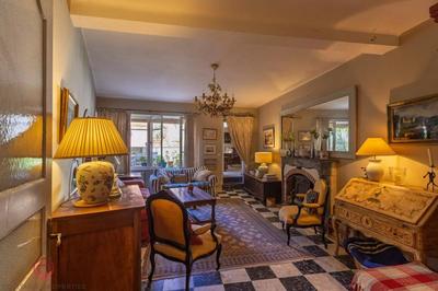 Maison de village - 256 m² - 10 pièces