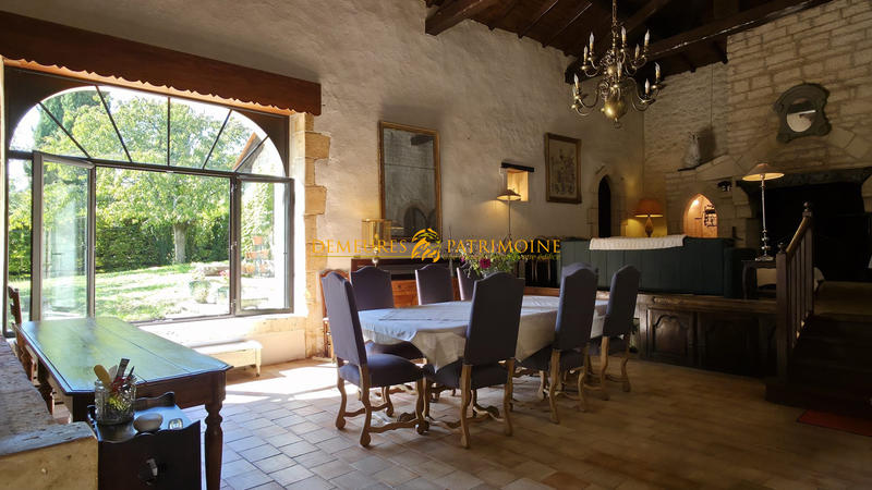 Maison - 250 m² - 7 pièces