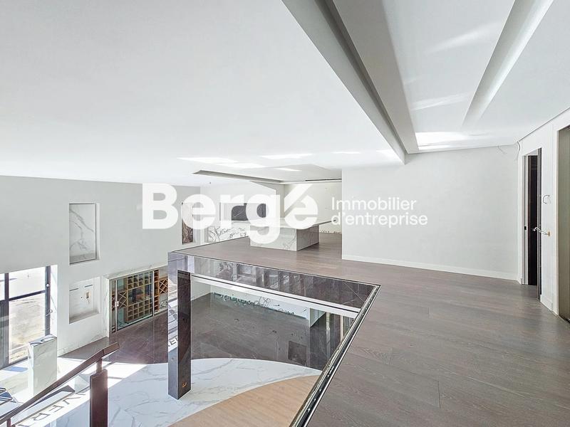 Local commercial - 213 m²