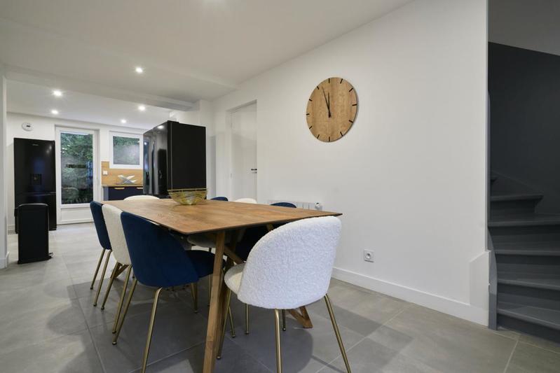 Maison - 171 m² - 11 pièces