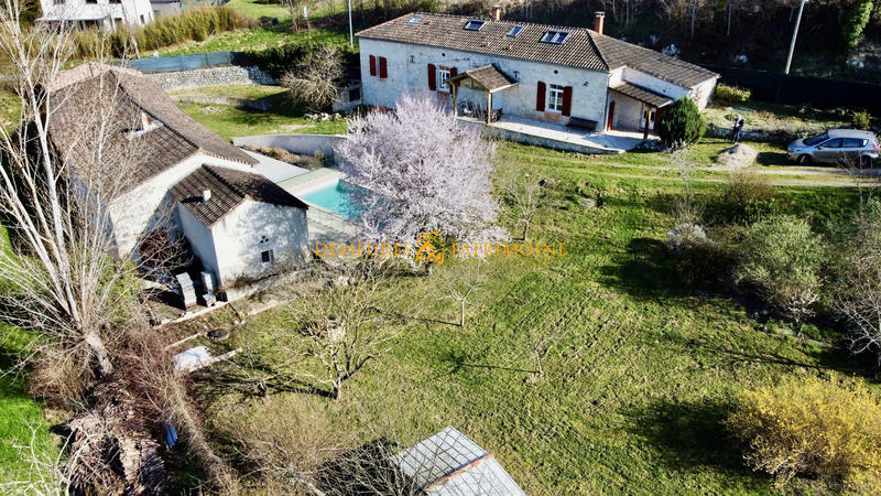 Maison ancienne - 142 m² - 7 pièces