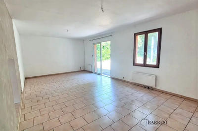 Maison traditionnelle - 90 m² - 4 pièces