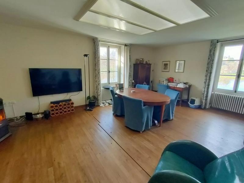 Maison - 235 m² - 8 pièces