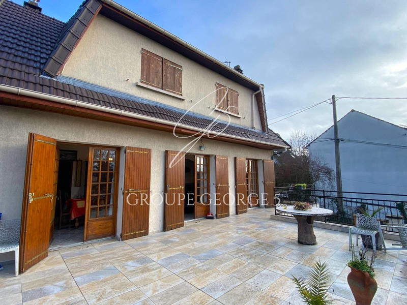 Maison - 135 m² - 5 pièces