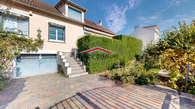 Maison - 178 m² - 8 pièces