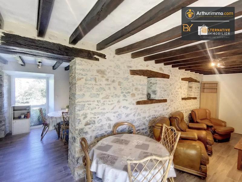 Maison - 979 m² - 26 pièces