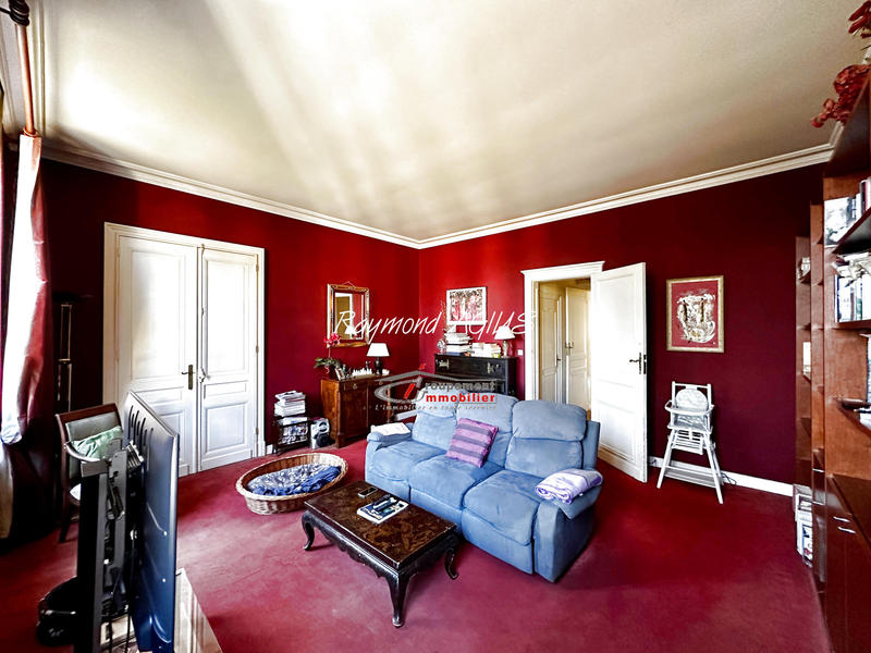 Maison - 510 m² - 11 pièces