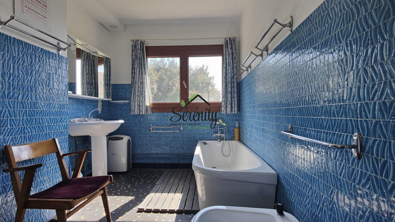 Maison - 277 m² - 10 pièces