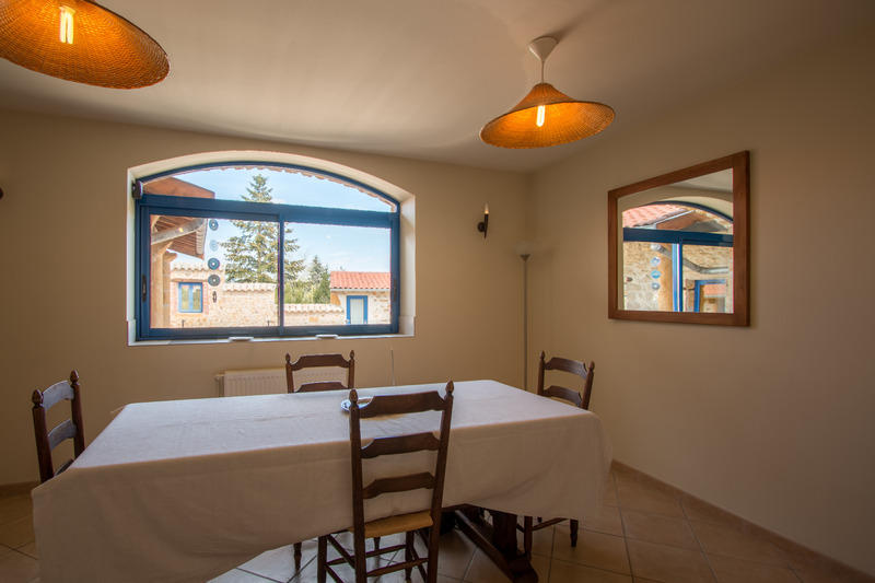 Maison - 208 m² - 8 pièces