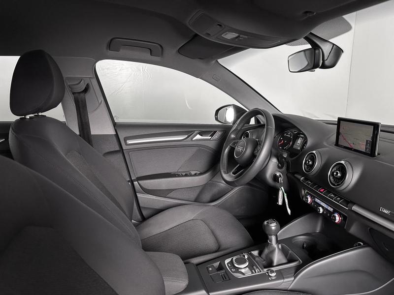 Audi A3 Sportback 30 Tdi 116ch Gps Regul Tel Clim Xenon 116 Ch 1°Main