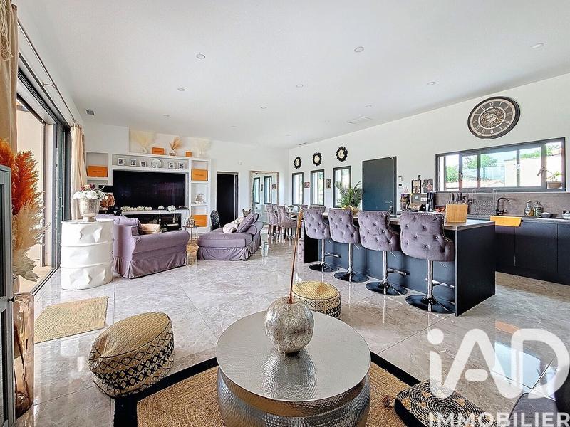 Maison - 143 m² - 5 pièces