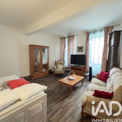 Maison - 220 m² - 13 pièces