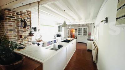 Demeure - 261 m² - 8 pièces