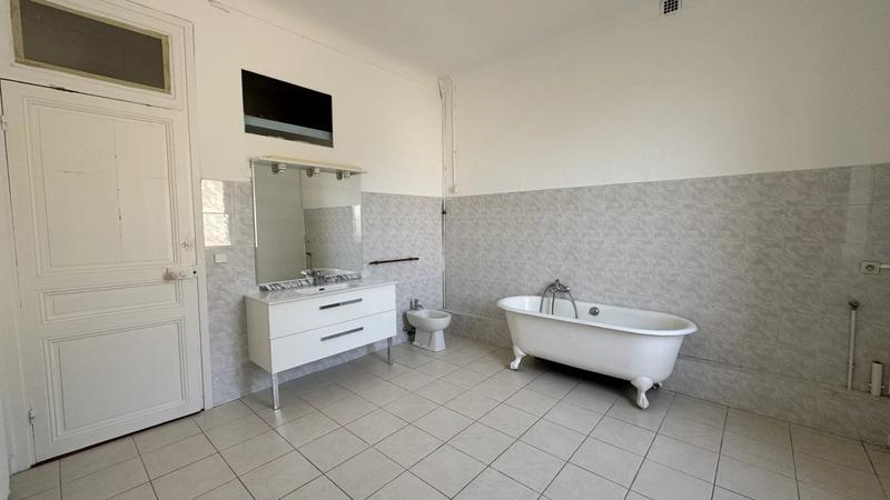 Appartement - 155 m² - 5 pièces