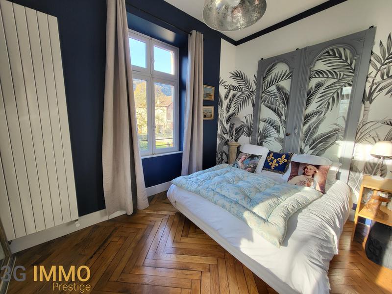 Maison - 225 m² - 10 pièces