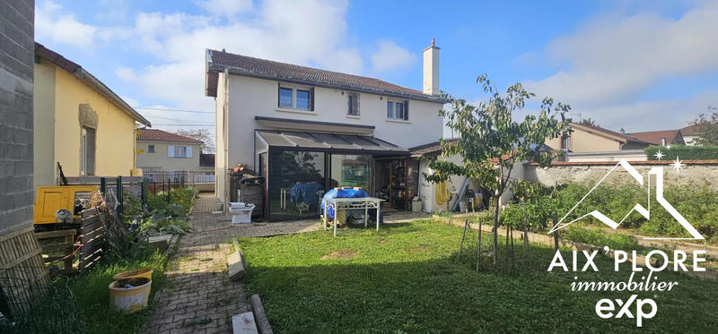 Maison - 140 m² - 5 pièces