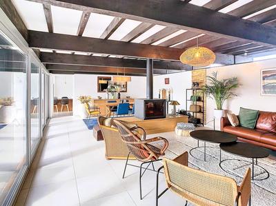 Maison - 310 m² - 10 pièces