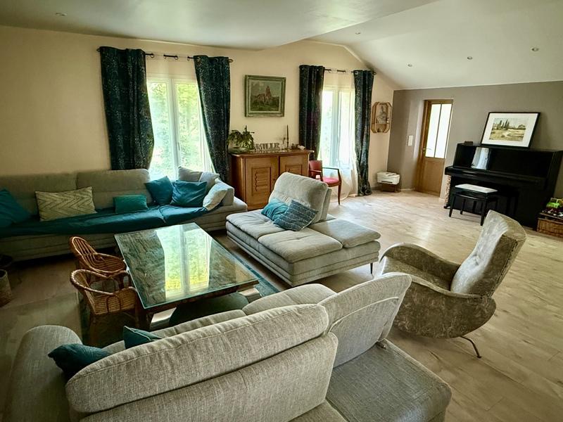 Maison - 200 m² - 8 pièces