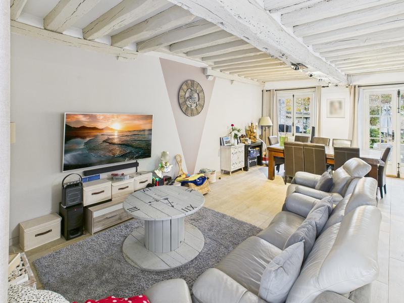 Maison - 600 m² - 7 pièces