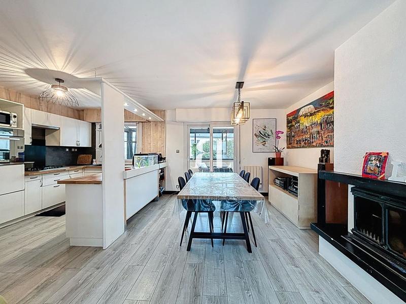 Maison - 104 m² - 5 pièces