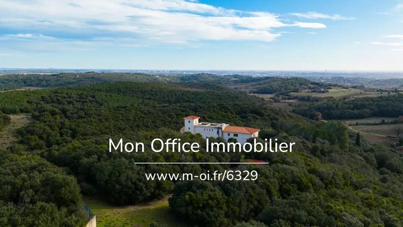 Propriété - 980 m² - 10 pièces