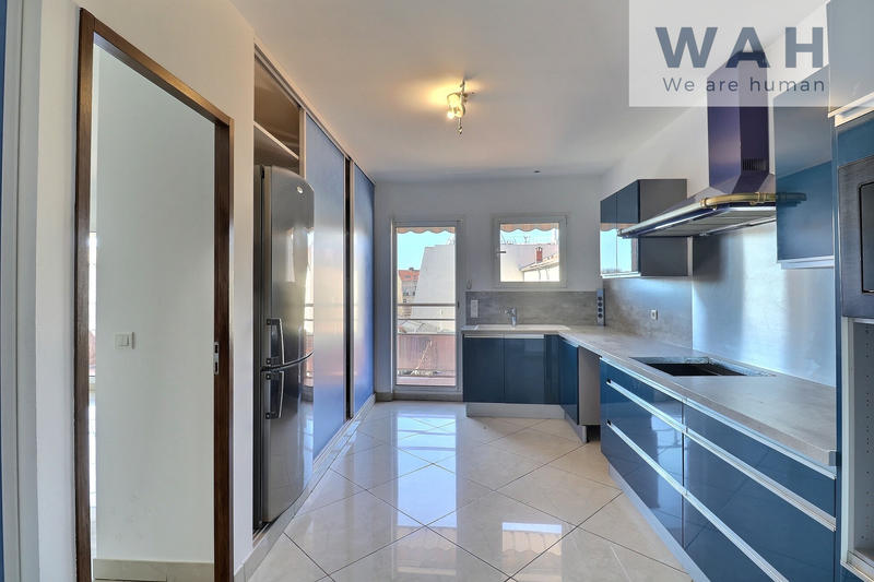 Duplex - 242 m² - 6 pièces