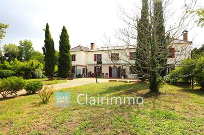 Propriété - 480 m² - 18 pièces