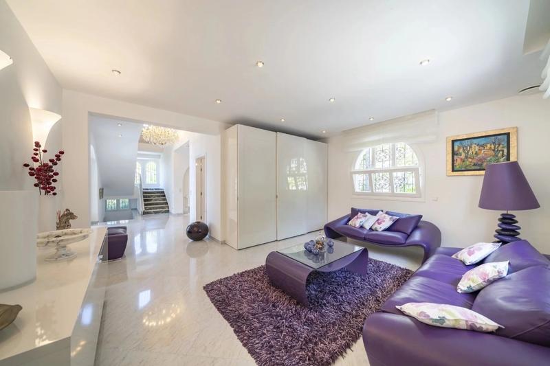 Villa - 400 m² - 7 pièces