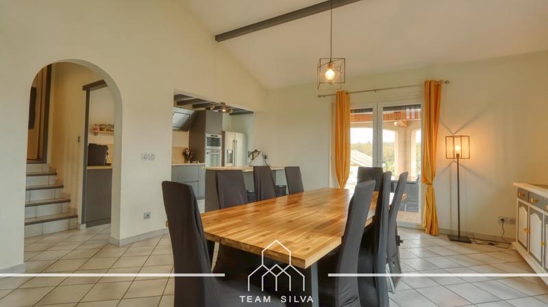 Maison - 200 m² - 5 pièces